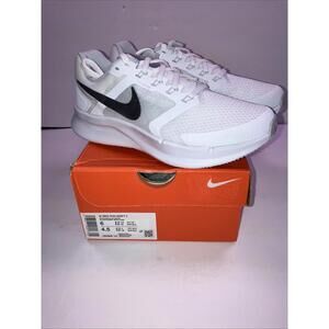 Nike Run Swift 3 Running Sneakers Shoes Women’s 6 NEW